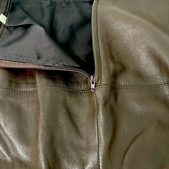 REDUCED! Chocolate brown leather pencil skirt. Fits a medium. Says 14. Not. - Picture 7 of 8